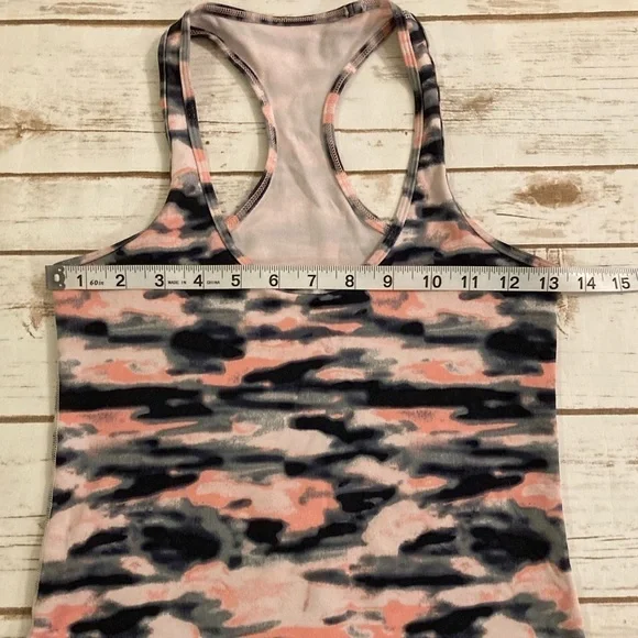 Lululemon Wamo Camo Pink Cool Racerback Tank Top Size 4 - Picture 3 of 10